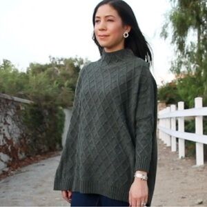 Mersea Lisbon Traveller Cozy Diamond-Knit Mock Neck Sweater in Green